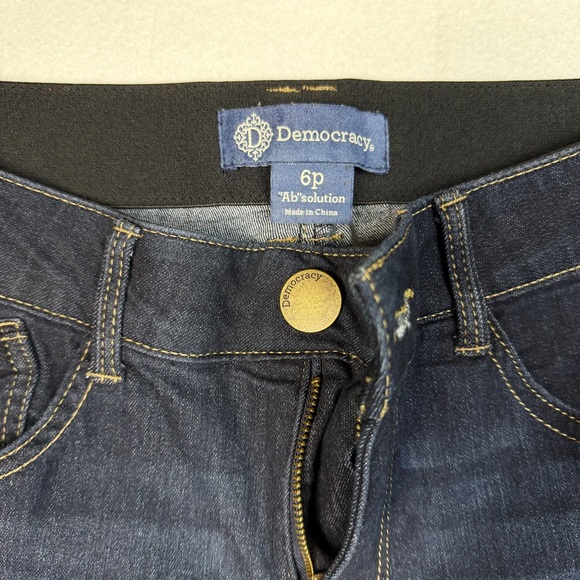 Democracy Petite Jeans Size 6P | Excellent Condition | Stretch Denim - Picture 2 of 9